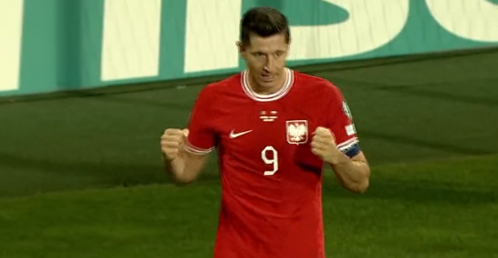Łzy w oczach kapitana po meczu z Albanią. Robert Lewandowski nie wytrzymał
